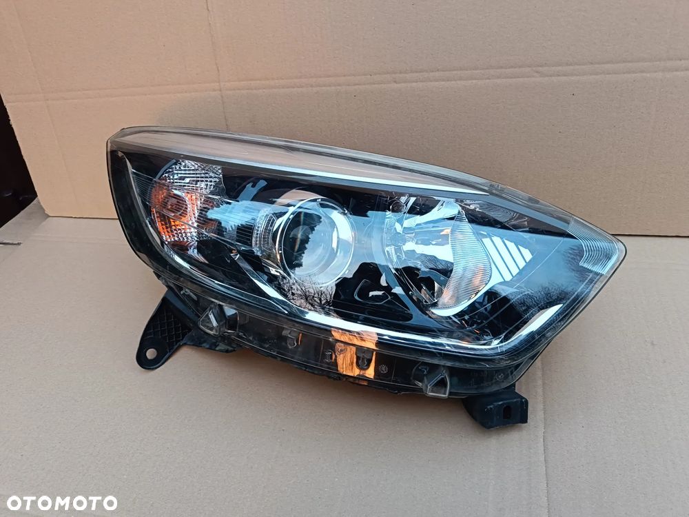Lampa przednia prawa Renault Captur I1 lift reflektor 260100947 R