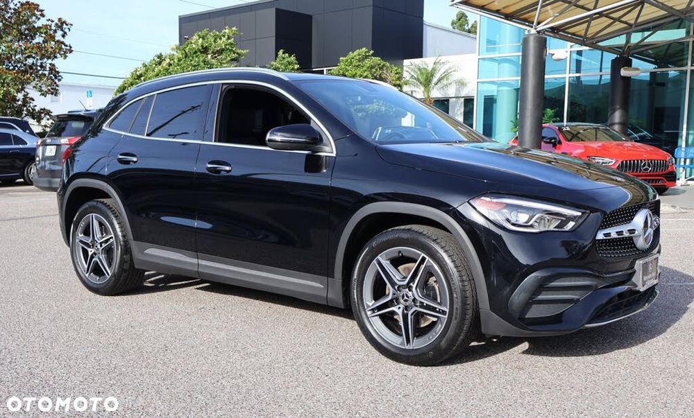 Mercedes-Benz GLA - 21