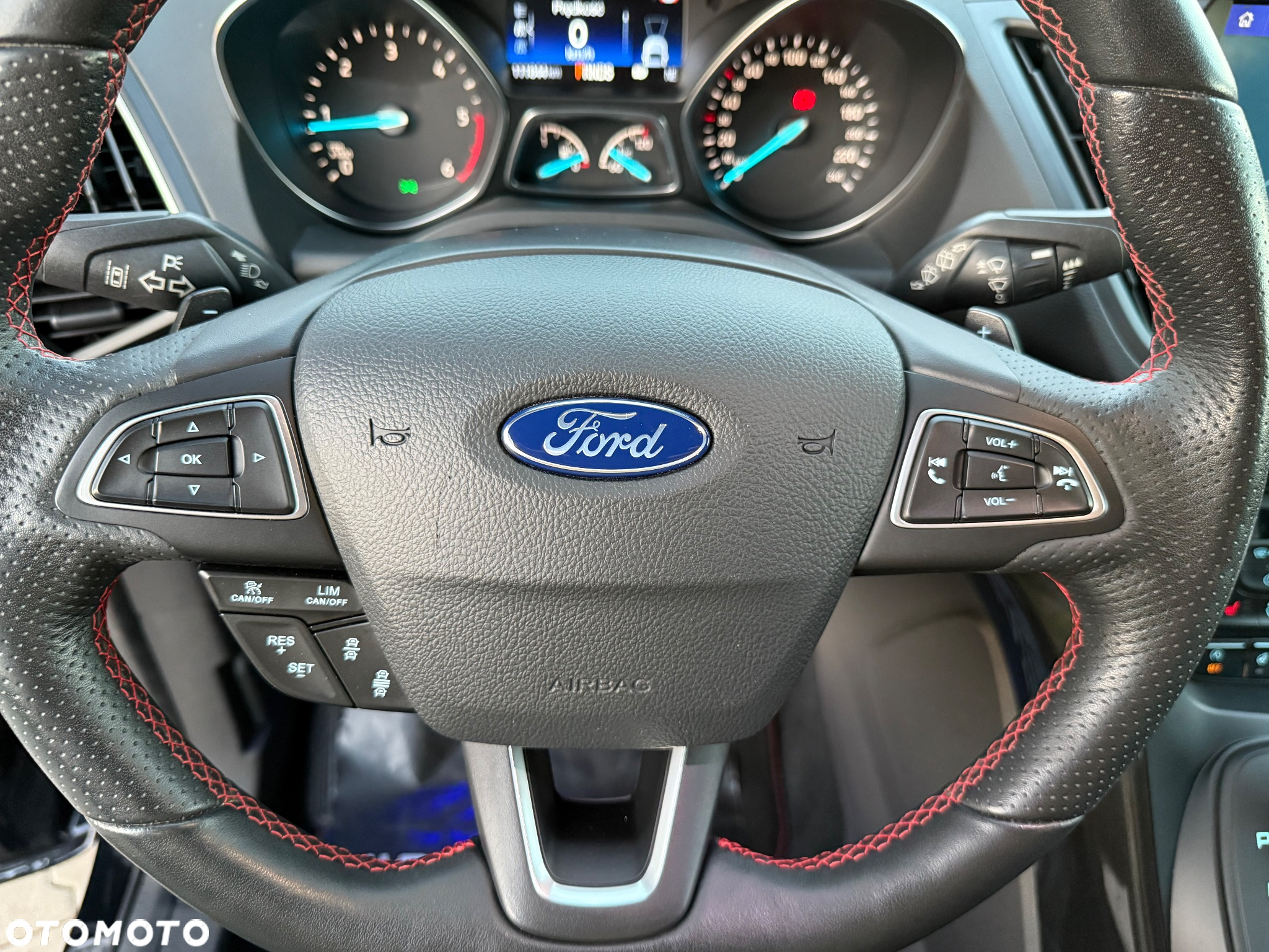 Ford Kuga 2.0 TDCi AWD ST-Line - 33