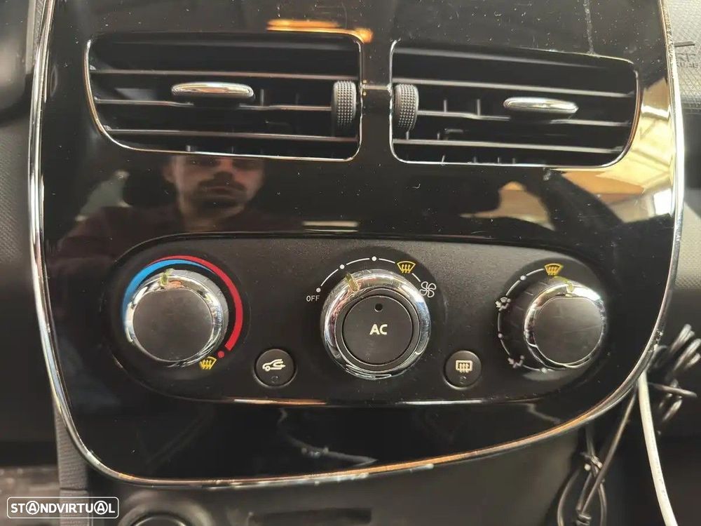 Renault Clio 1.5 dCi Dynamique S EDC - 11