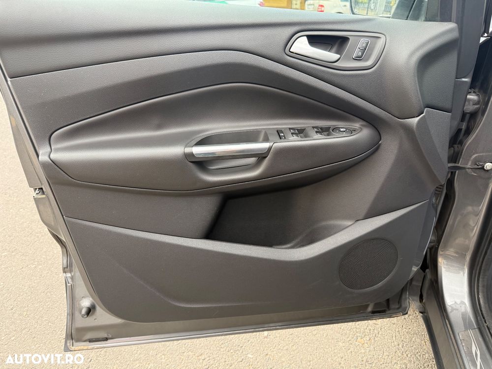 Ford Kuga 2.0 TDCi 2WD Trend - 21