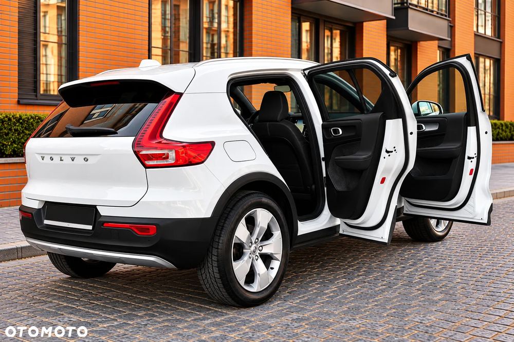 Volvo XC 40 T3 Momentum Pro - 21