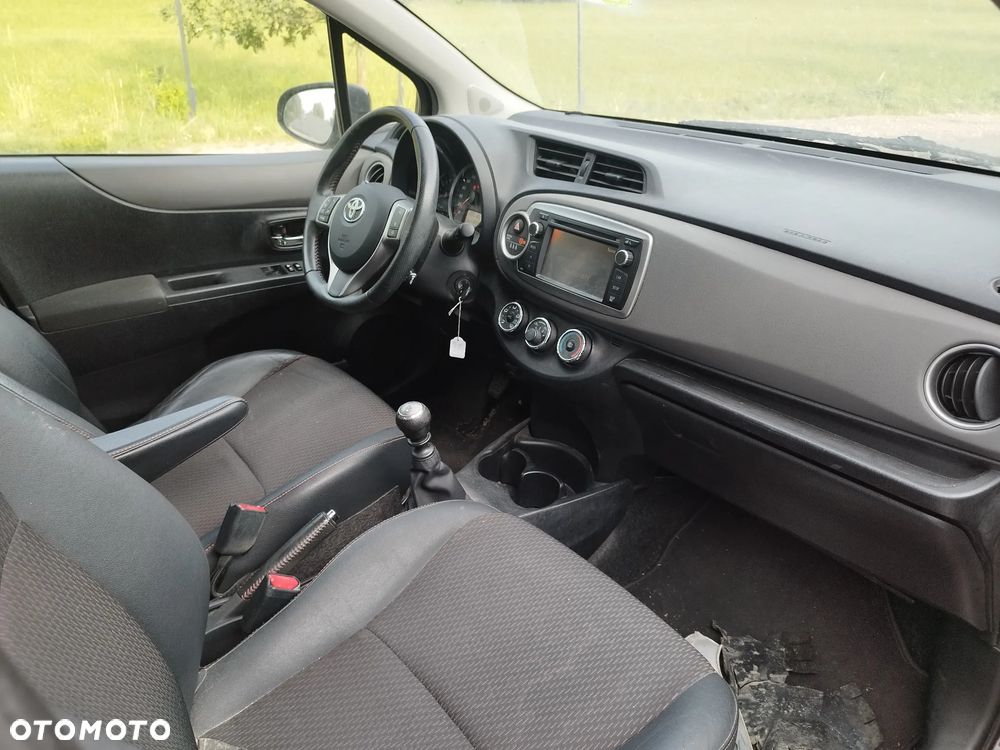 Toyota Yaris 1.33 VVT-i Sol - 9