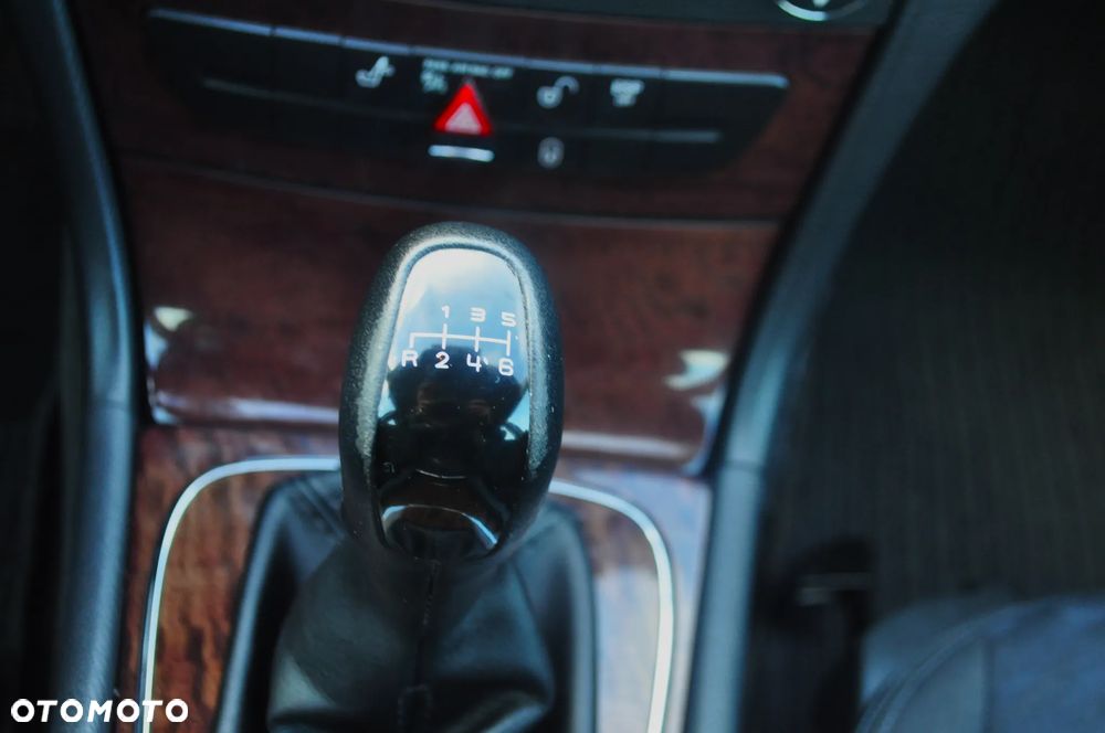 Mercedes-Benz Klasa E 280 Elegance - 17