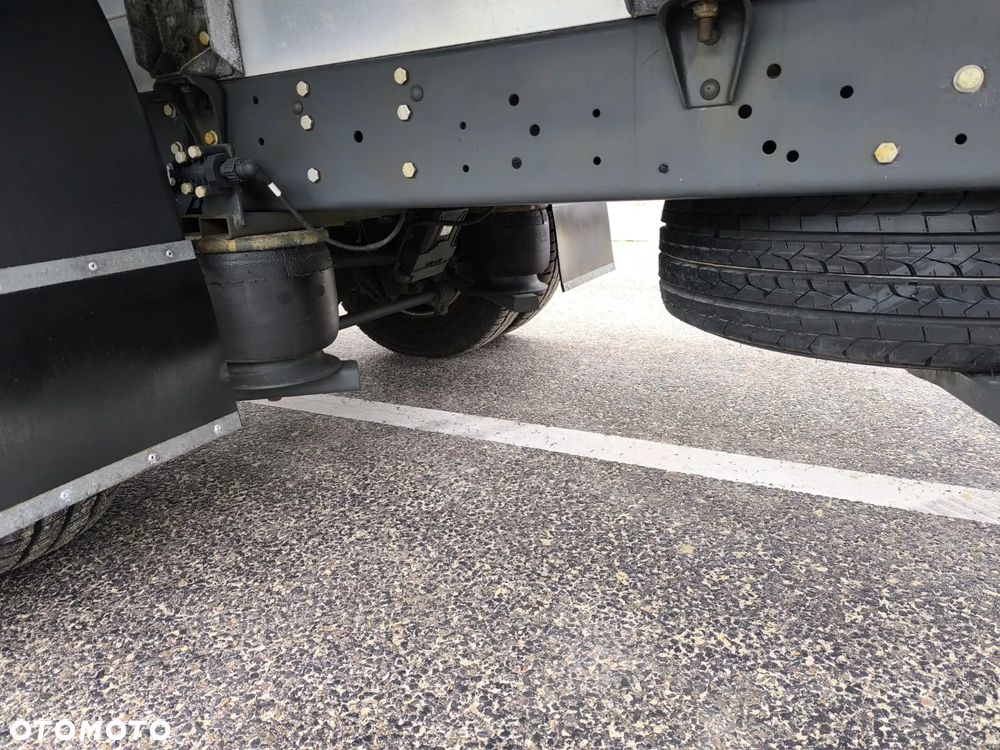 Iveco Daily 70C18 Sypialnia 2 Łóżka , WINDA 1.000kg, 15 Palet, Firana + Drzwi z Tyłu! - 37