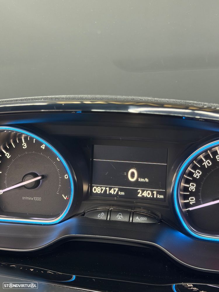 Peugeot 2008 1.2 PureTech Crossway - 23