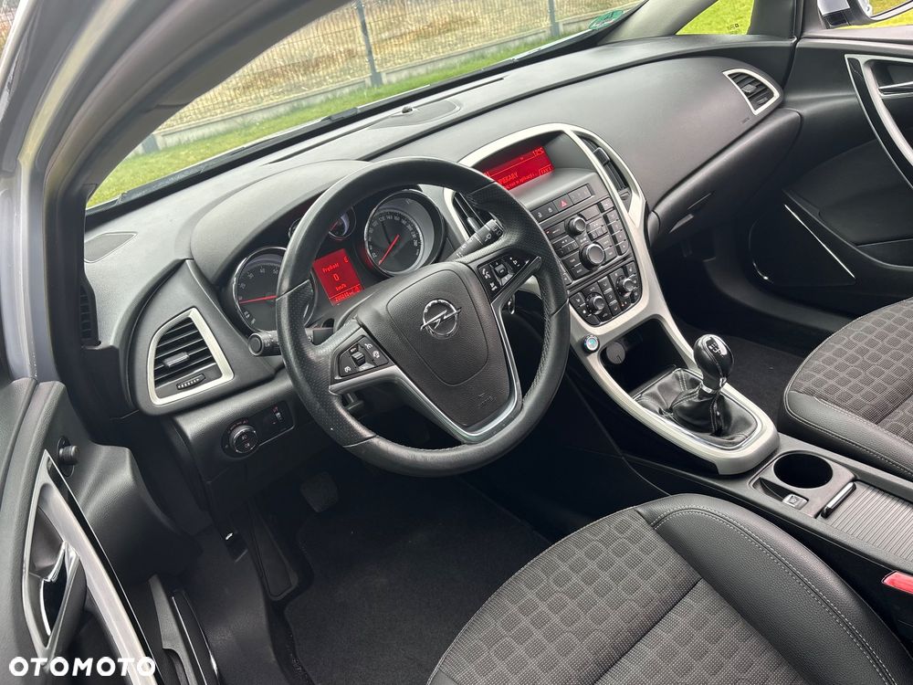 Opel Astra 1.4 Turbo Innovation - 26