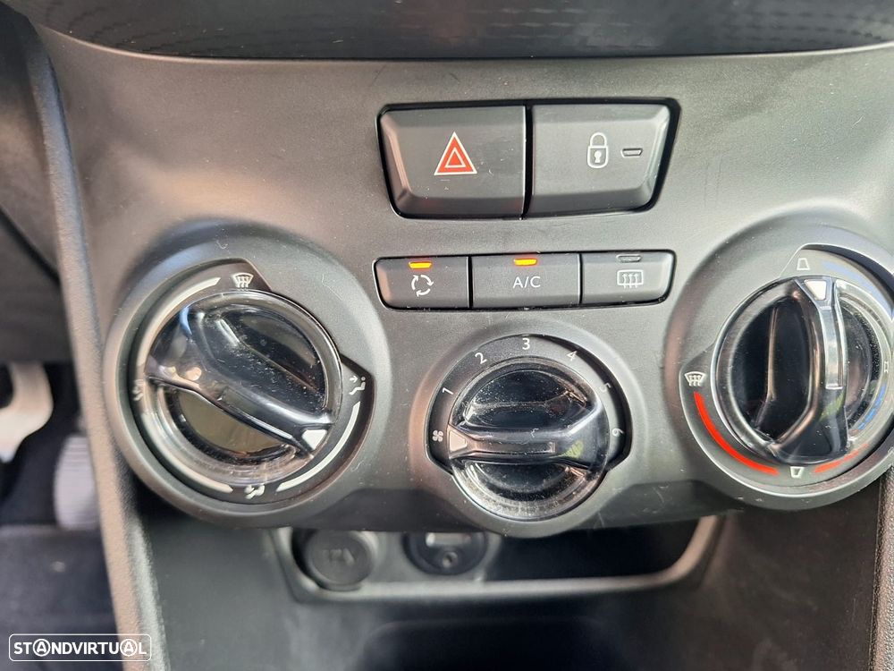 Peugeot 2008 1.2 PureTech Style - 29