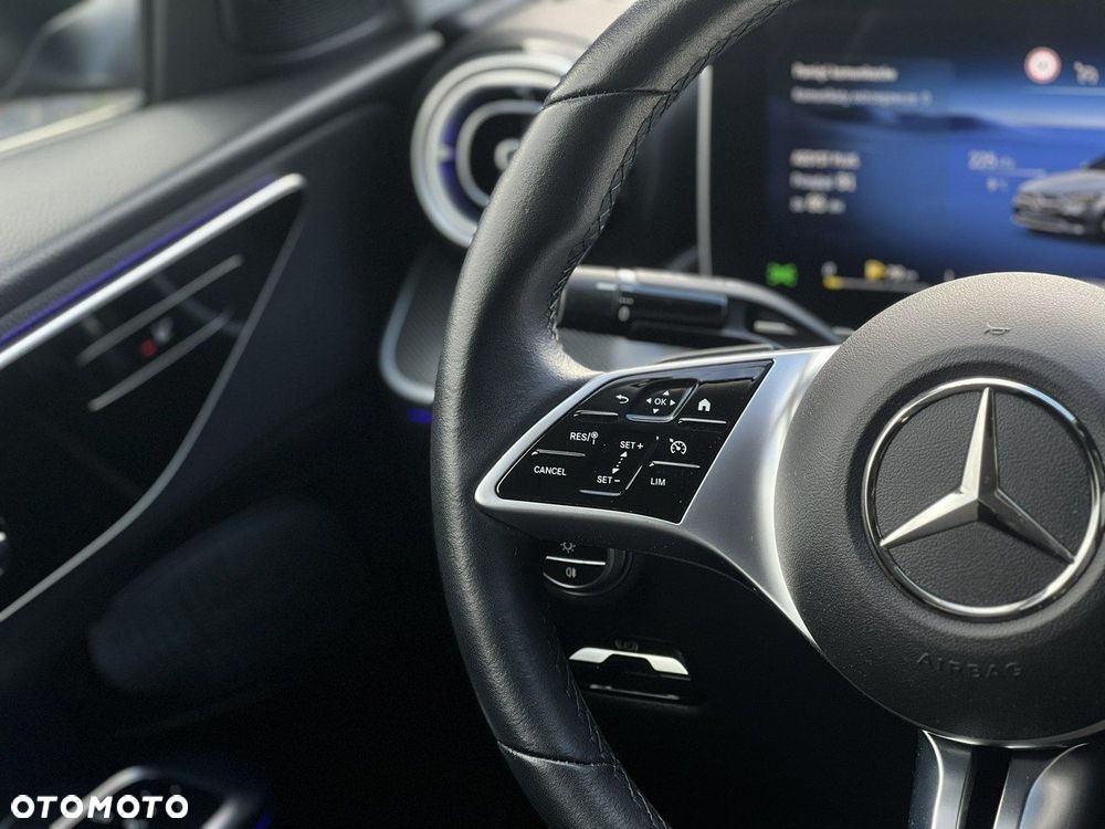 Mercedes-Benz Klasa C 180 mHEV Avantgarde - 34