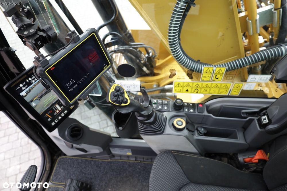 Caterpillar CAT 326 - 25