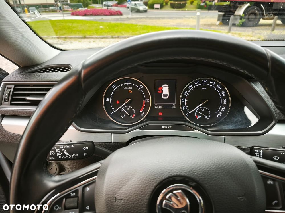 Skoda Superb 1.6 TDI GreenLine - 19