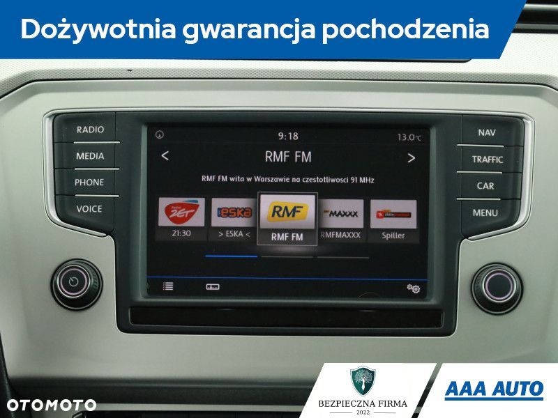 Volkswagen Passat - 11