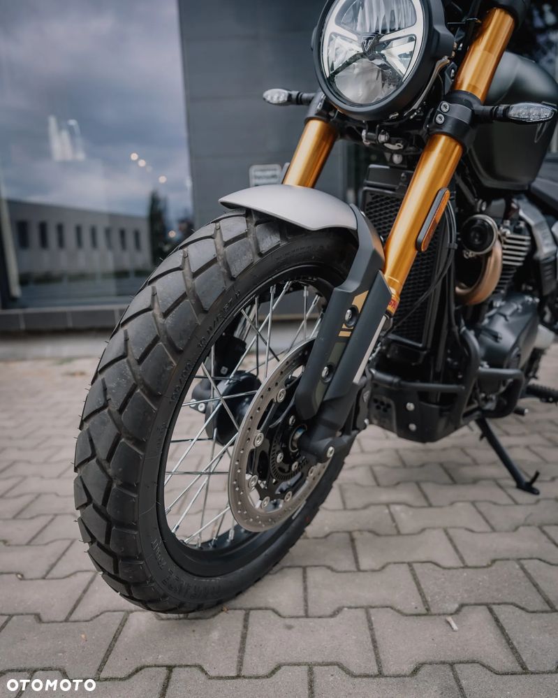 Triumph Scrambler - 31