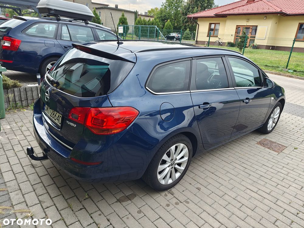 Opel Astra 2012 photo 4
