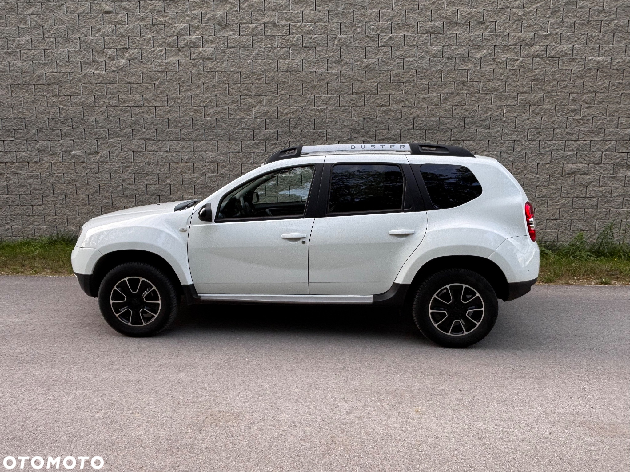 Dacia Duster 1.6 SCe Blackshadow S&S - 3
