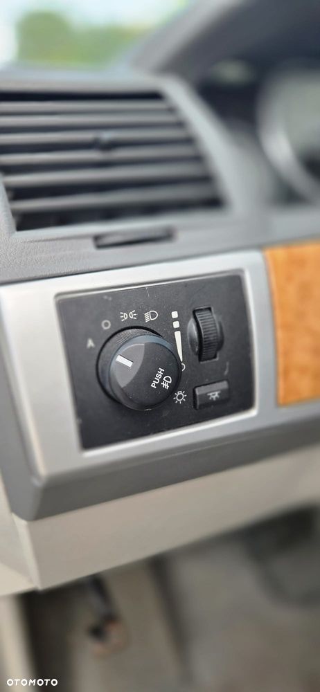 Chrysler Town & Country 4.0 Limited - 21