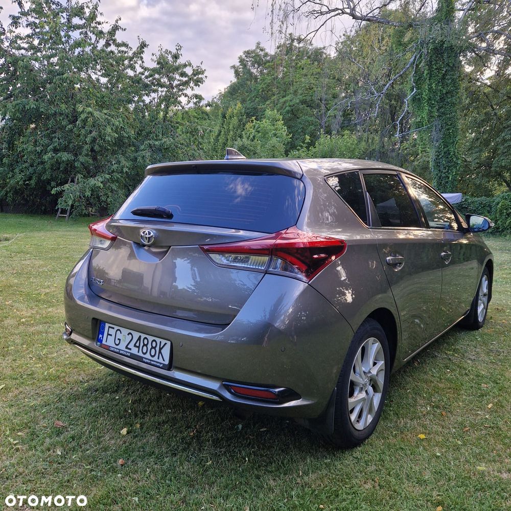 Toyota Auris 1.6 Premium - 3