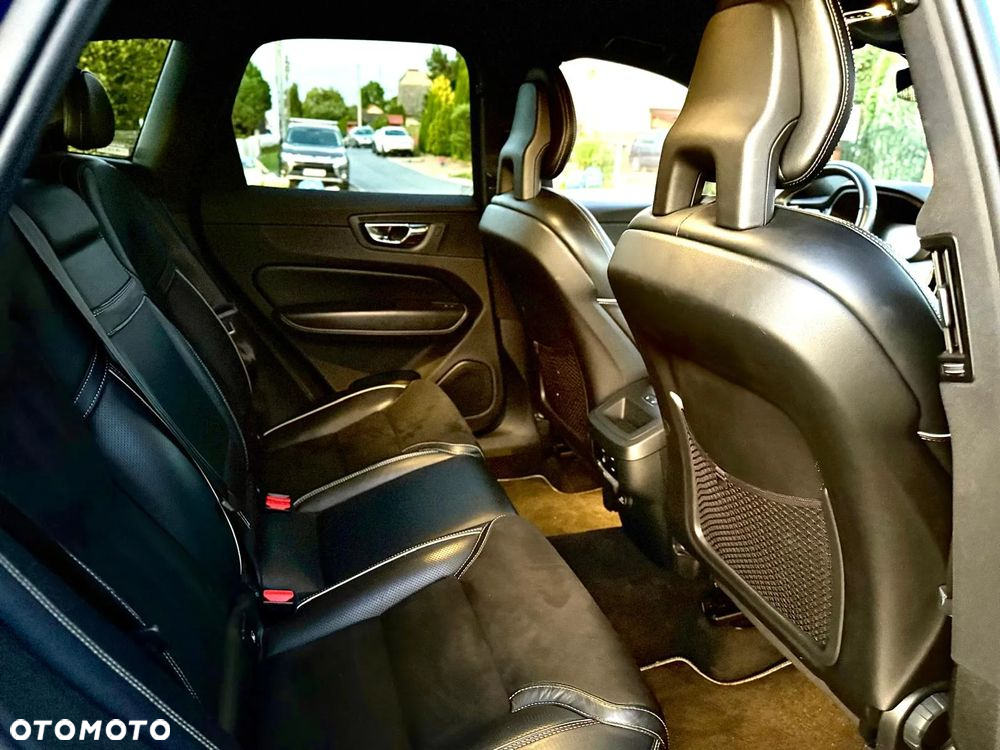Volvo XC 60 D4 AWD R-Design - 20