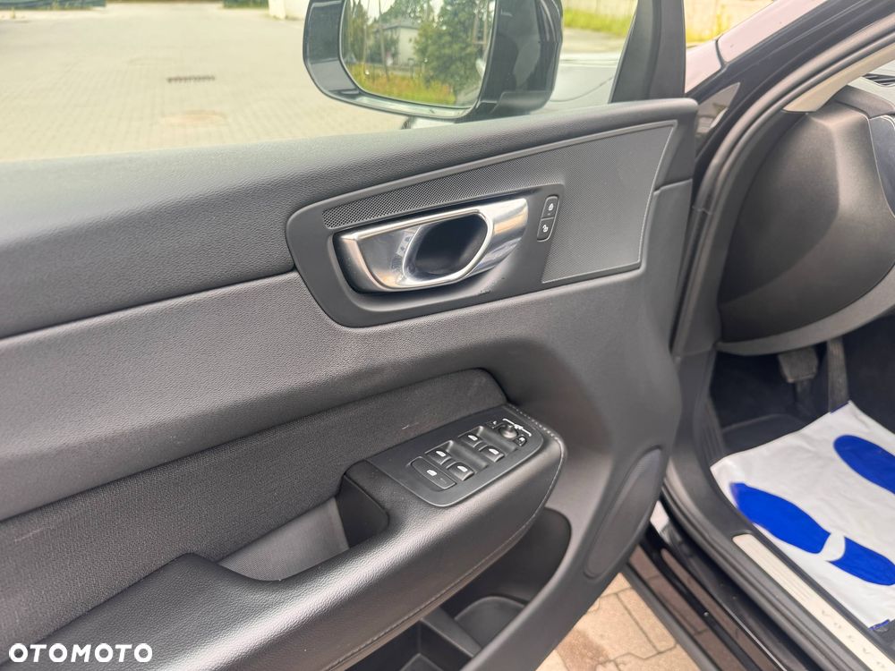 Volvo XC 60 B4 D AWD Geartronic Momentum Pro - 20