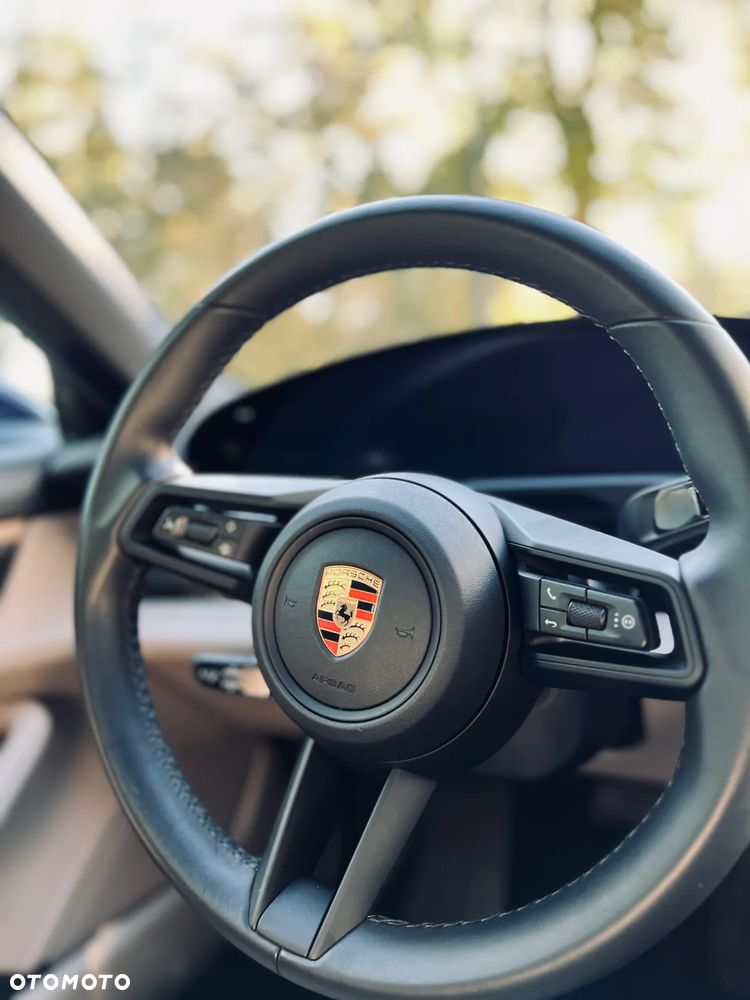 Porsche Taycan 89kWh - 24