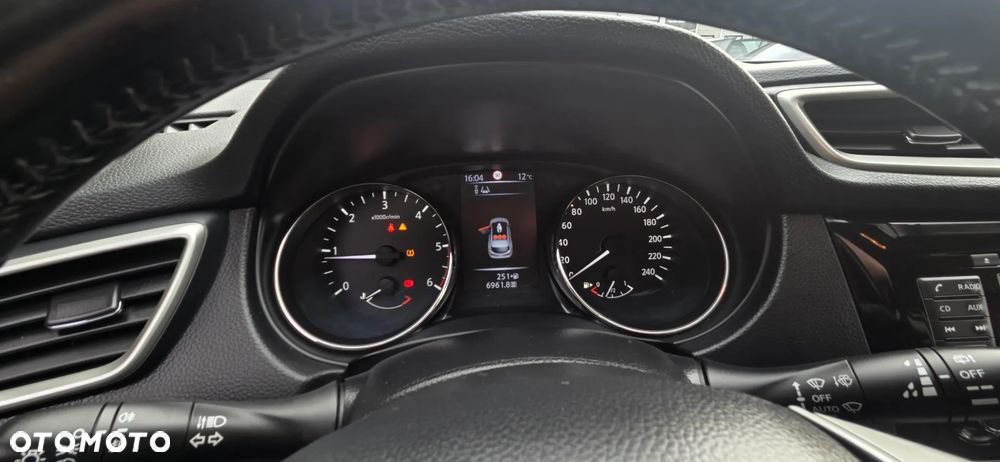 Nissan Qashqai 1.6 DCi Tekna+ - 27