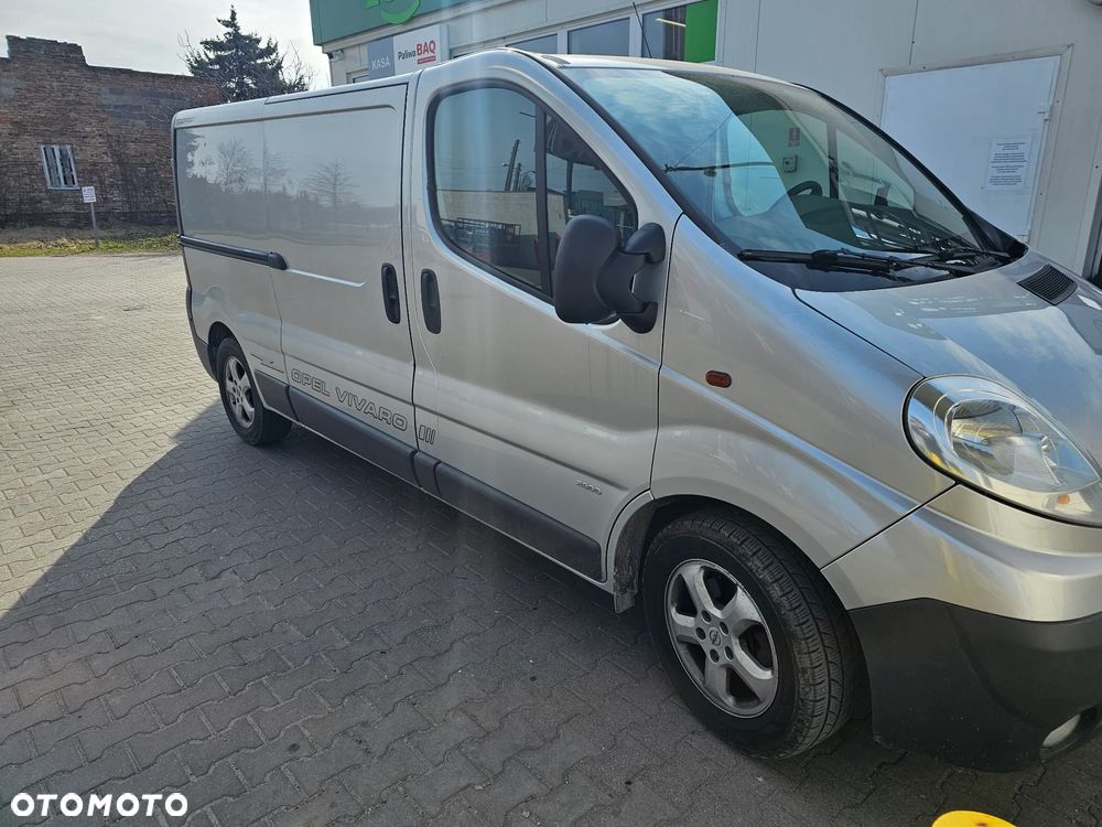 Opel Vivaro - 1