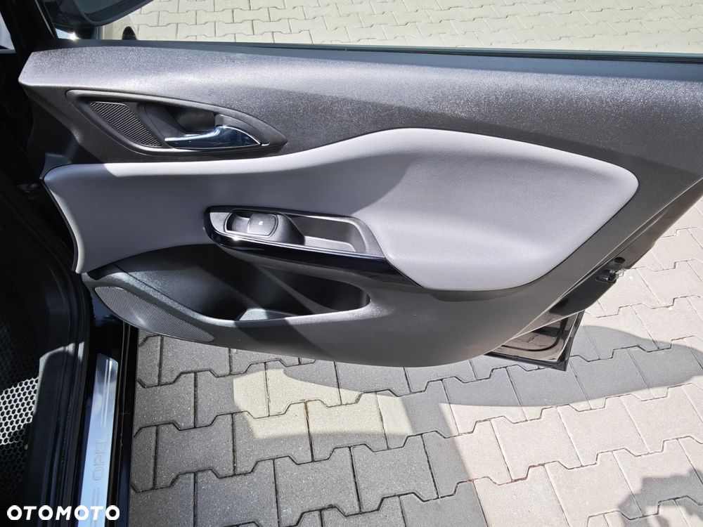Opel Corsa 1.4 T Cosmo S&S - 26