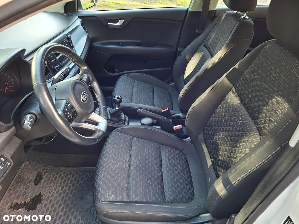 Kia Rio 1.2 M - 8