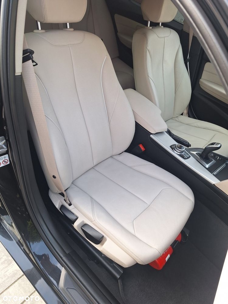 BMW Seria 3 320i Advantage sport - 11