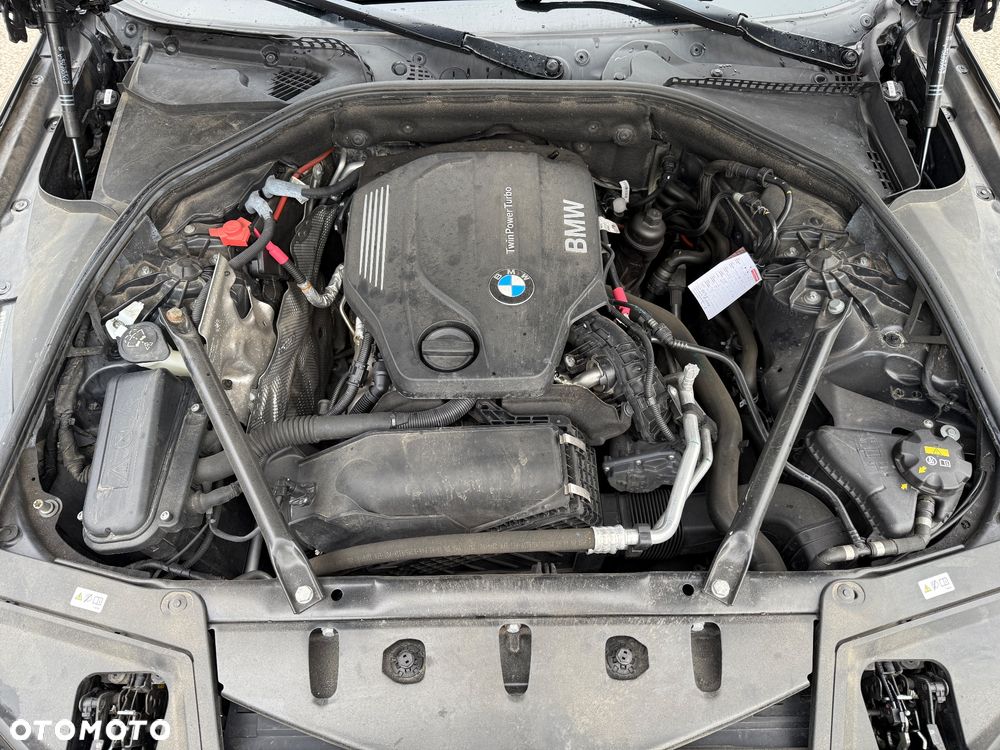 BMW Seria 5 520d xDrive Touring - 6