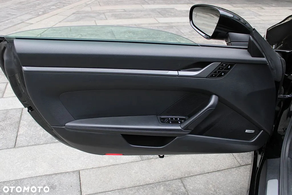 Porsche 911 Carrera Cabriolet PDK - 33