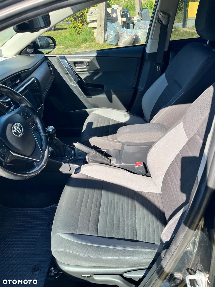 Toyota Auris 1.6 Prestige - 7