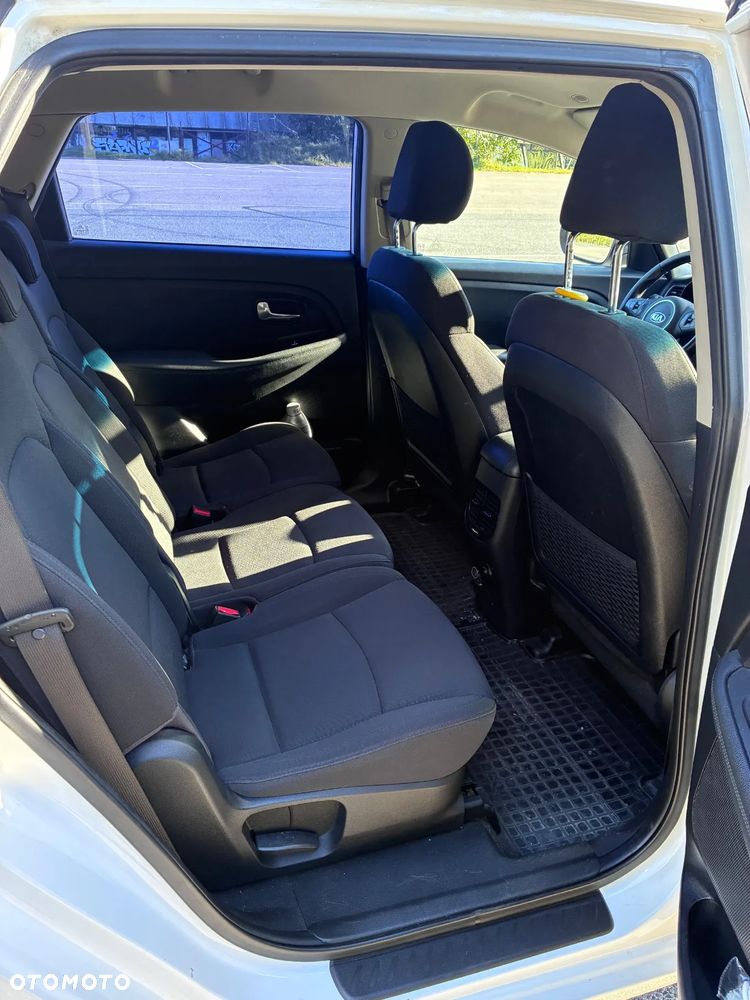 Kia Carens 1.6 GDI M - 11