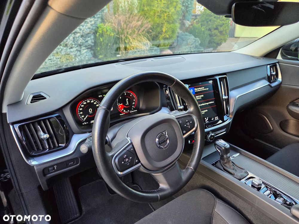 Volvo V60 D4 Geartronic Momentum Pro - 25