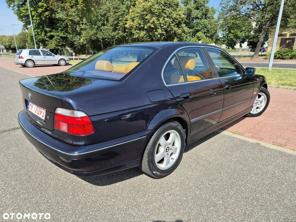 BMW Seria 5 523i - 6