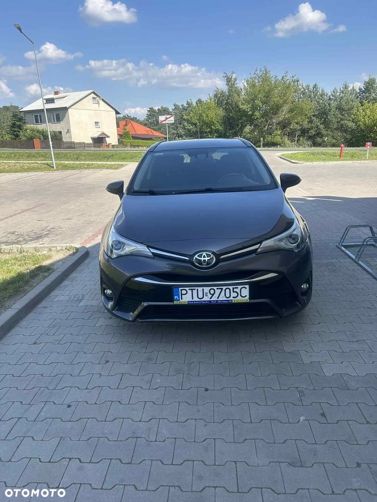 Toyota Avensis - 1