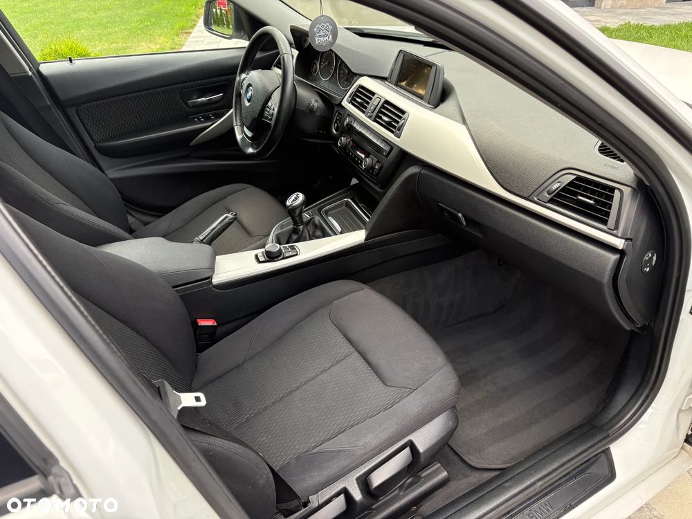 BMW Seria 3 318d Blue Performance Sport Line - 10