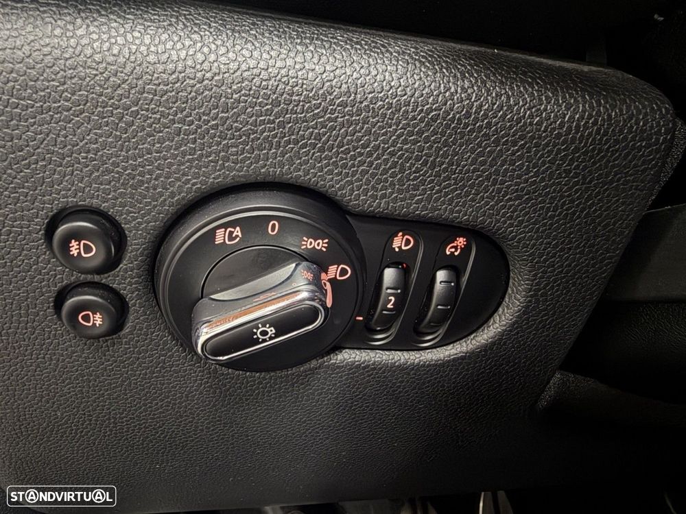 MINI 3 Portas One JCW - 21