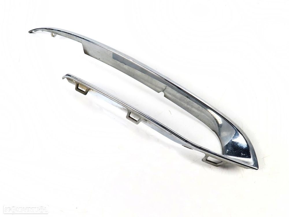 Friso parachoques Direito/Frente Usado / Original BMW 5 (F10)/BMW 5 Touring (F11... - 2