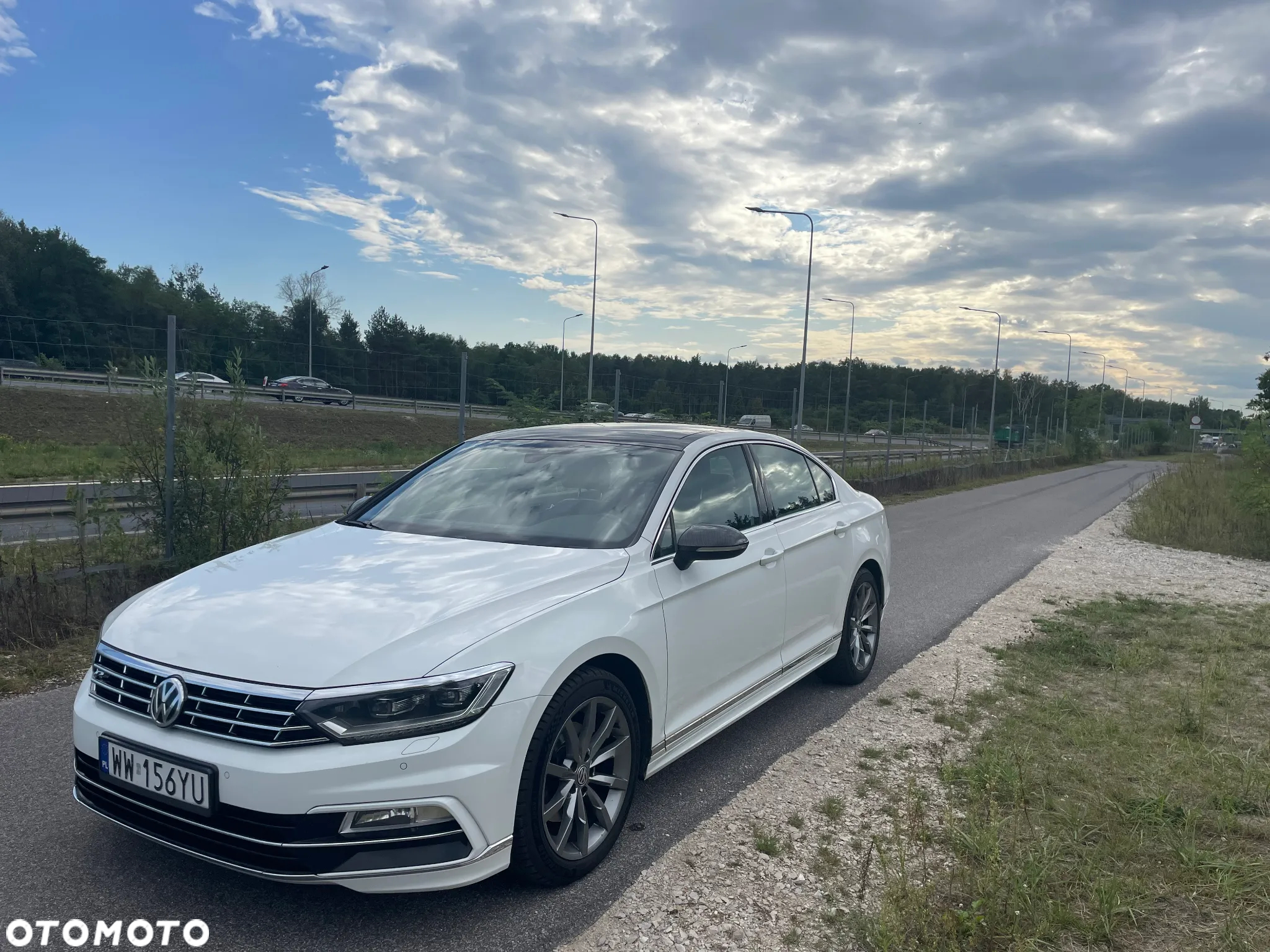 Volkswagen Passat - 4