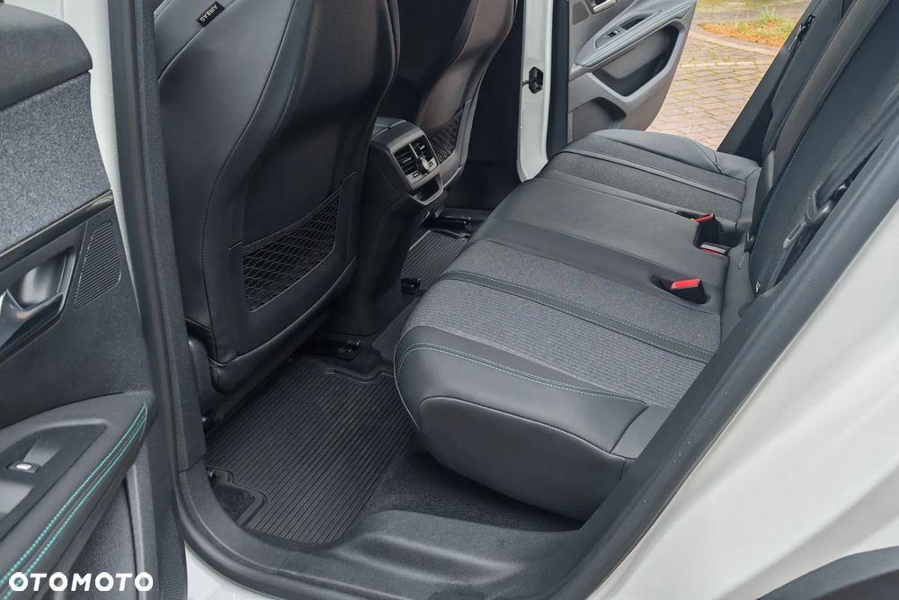 Peugeot 3008 1.2 PureTech mHEV Allure Pack S&S e-DCS6 - 13