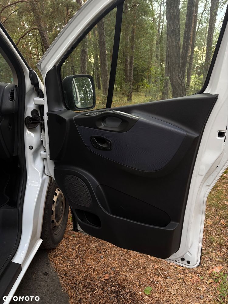 Opel Vivaro - 11