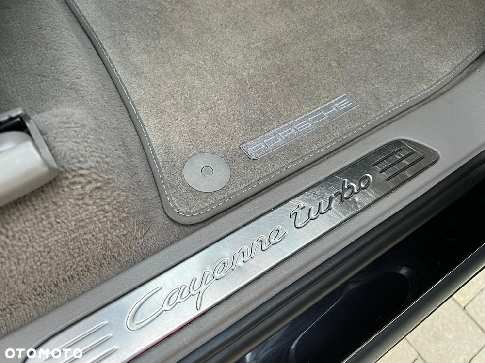 Porsche Cayenne Turbo Tiptronic S - 37