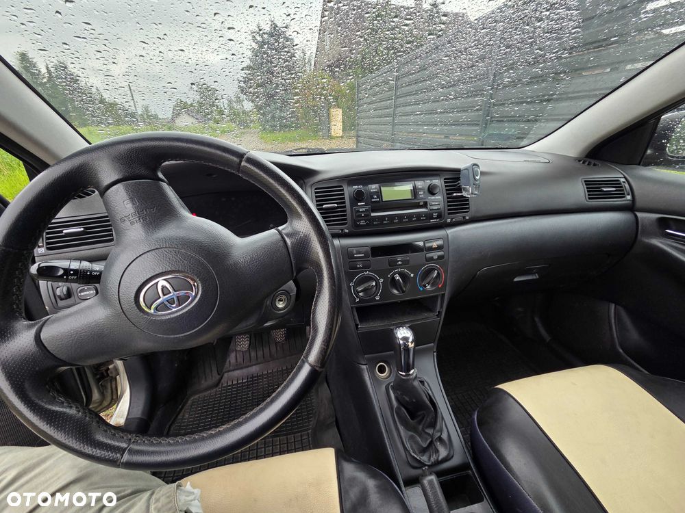 Toyota Corolla - 8