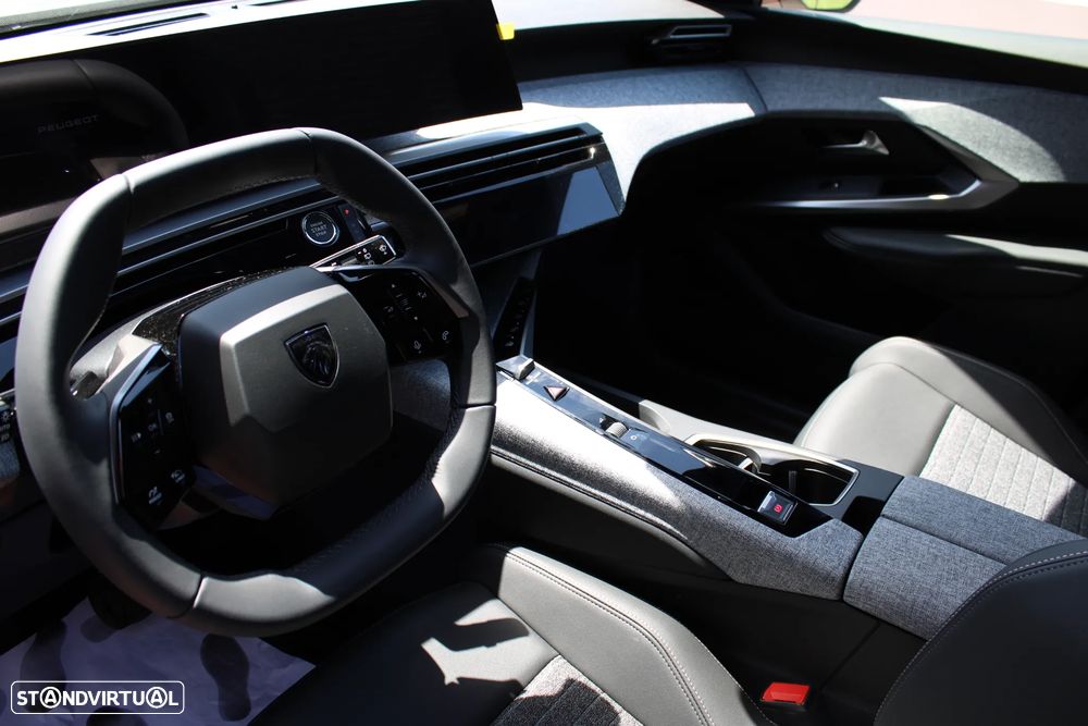 Peugeot 5008 1.2 Hybrid Allure e-DCS6 - 11