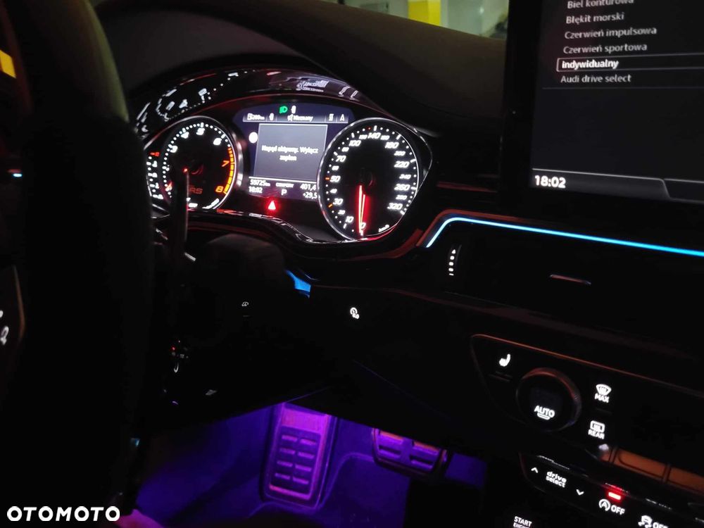 Audi RS4 Avant - 29
