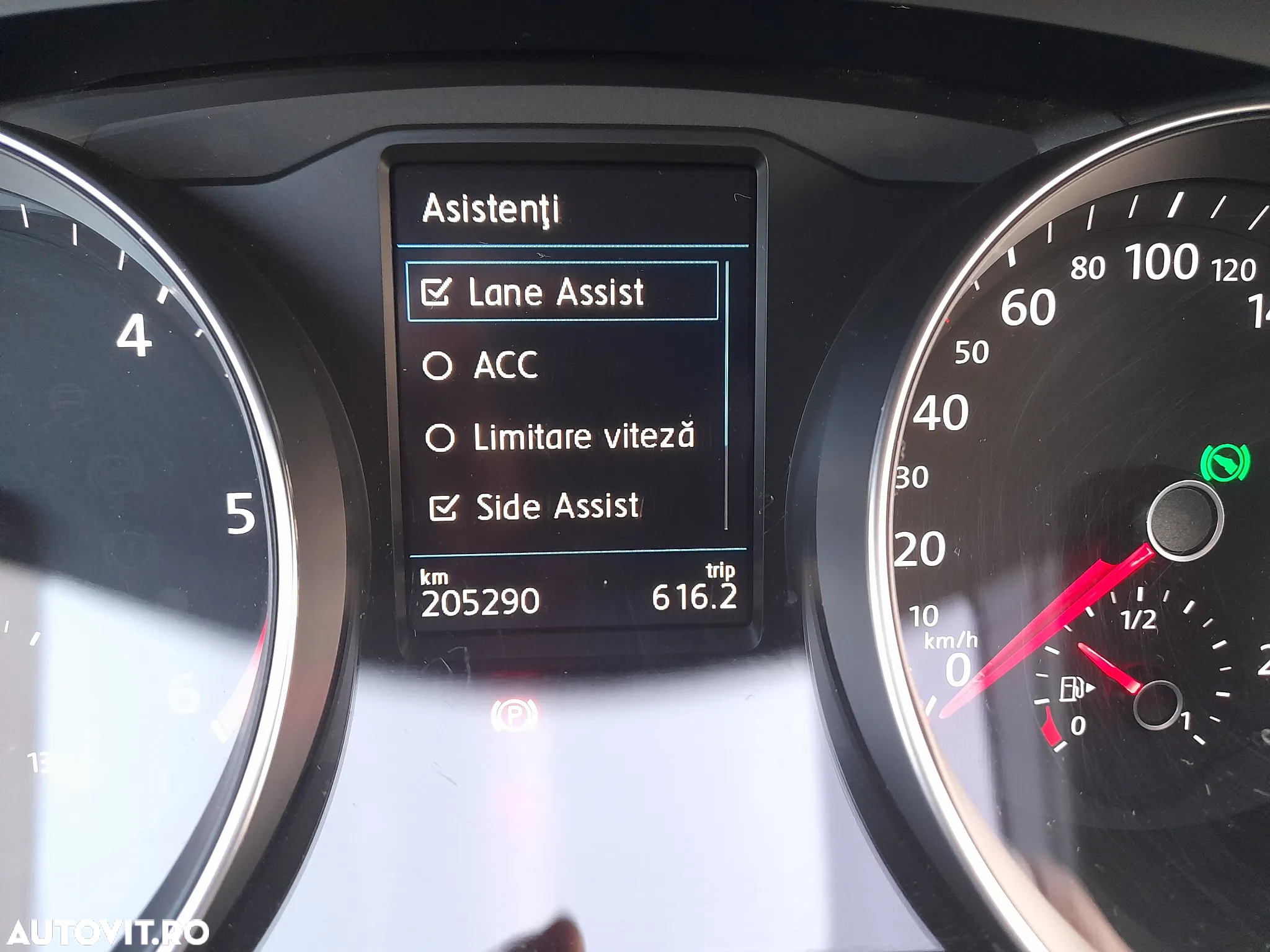 Volkswagen Passat Variant 2.0 TDI DSG Highline - 34