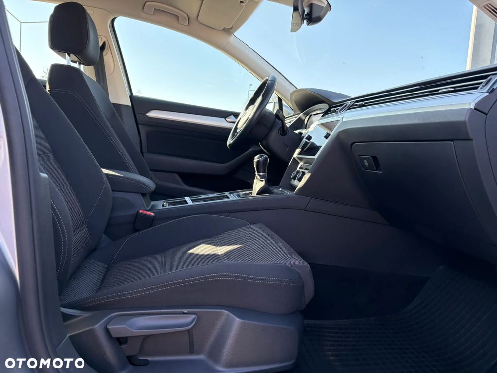 Volkswagen Passat 2.0 TDI EVO Business - 26