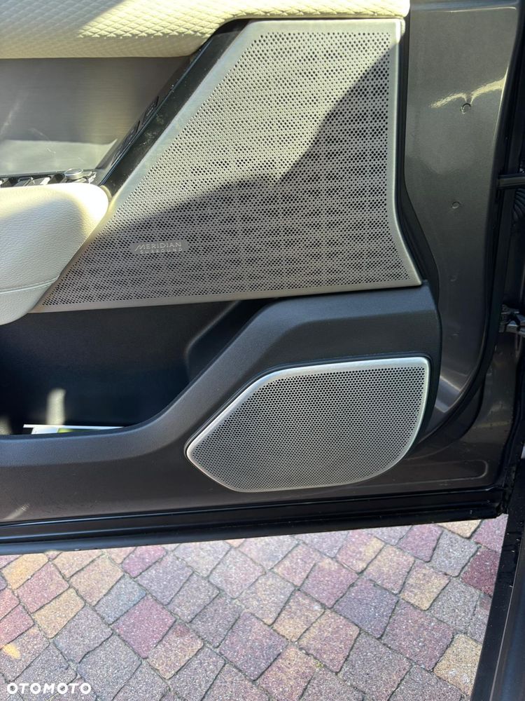 Land Rover Range Rover Velar 2.0d R-Dynamic SE - 12