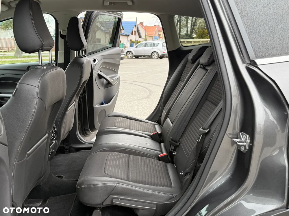 Ford Kuga - 28